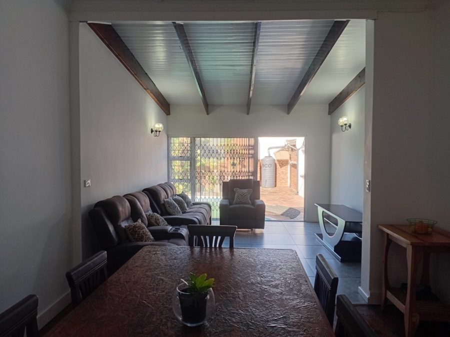 To Let 3 Bedroom Property for Rent in Selborne Eastern Cape